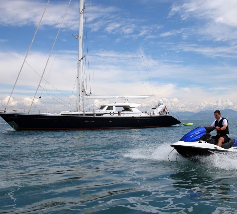 Yacht UNPLUGGED, Valdettaro Shipyard CHARTERWORLD Luxury Superyacht